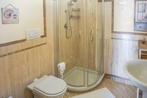 Appartamento Elegance : Ванная комната с душем