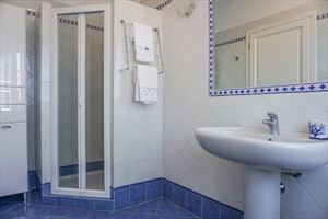 Villa  Allegra : Bagno con doccia