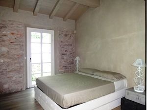 Villa Trilogy  : спальня с двуспальной кроватью
