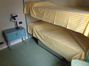 Appartamento Dolce Azzurro  : спальня с двумя кроватями