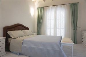 Villa Mozart  : спальня с двуспальной кроватью
