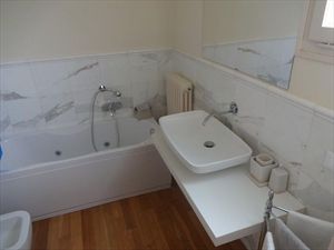 Appartamento Tender  : Bathroom with shower