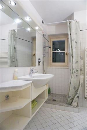 Villa Fiumetto : Bagno con doccia