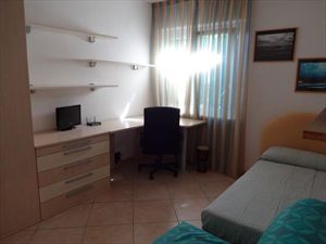 Villa Marzia  : спальня с двумя кроватями