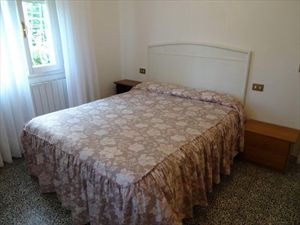 Villa degli Angeli : спальня с двуспальной кроватью