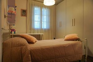 Villa Viola : спальня с односпальной кроватью