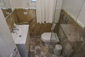 Villa Eros : Bathroom with shower