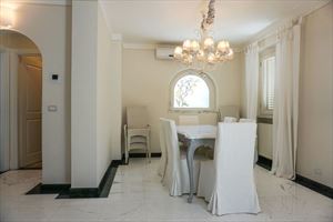 Villa Eros : Dining room