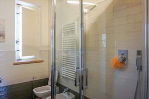 Villa Sorriso : Bathroom with shower