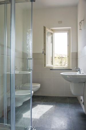 Villa Kathleen : Bathroom with shower