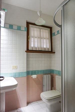 Villa Prato Verde : Bathroom with shower
