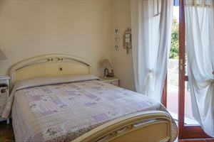 Villa Prato Verde : спальня с двуспальной кроватью