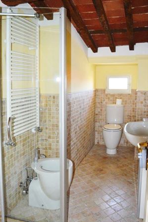 Appartamento Pietrasantese : Ванная комната с душем