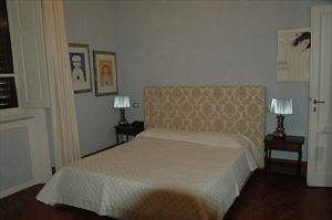 Villa Rubino   : спальня с двуспальной кроватью