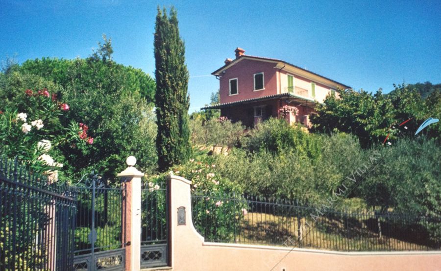 Villa Liguria  detached villa to rent and for sale Marina di Massa