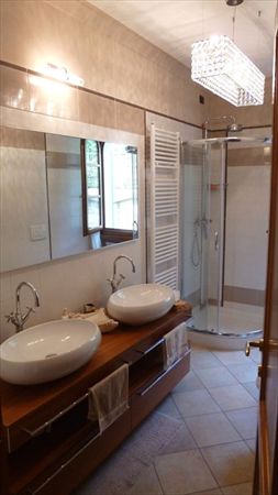 Villa Dolce  : Bathroom with shower