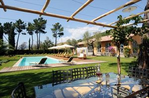 Villa Lucca Resort : Вид снаружи