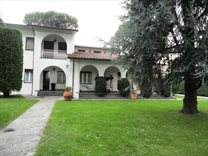 Villa Afina   : Outside view