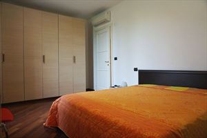 Villa Alba : спальня с двуспальной кроватью