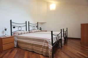 Villa Alba : спальня с двуспальной кроватью