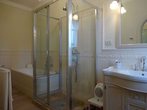 Villa Angelina : Bathroom with shower