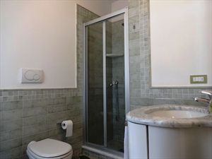 Villa  Arcobaleno  : Bagno con doccia