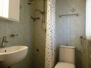 Villa Aurora  : Bathroom with shower