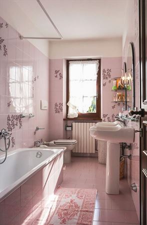 Villa Bella Donna Sud  : Bathroom with tube