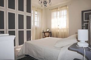 Villa Camilla   : спальня с двуспальной кроватью