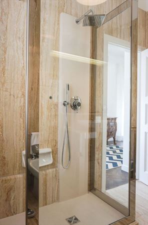 Villa Costa : Ванная комната с душем