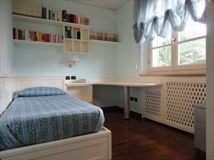 Villa Costanza : спальня с односпальной кроватью