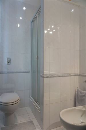 Villa Felicita : Bathroom with shower