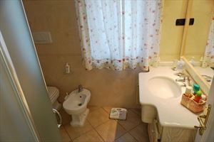 Villa Giovanna : Ванная комната с душем