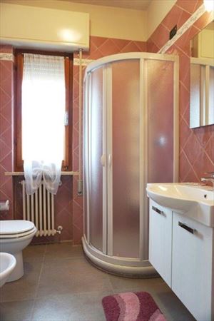 Appartamento Giulio : Ванная комната с душем