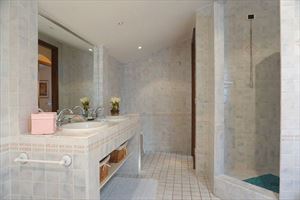 Villa Irina : Ванная комната с душем