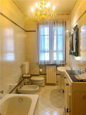 Villa Katia : Ванная комната с ванной