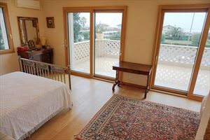 Villa Maestro : спальня с двуспальной кроватью
