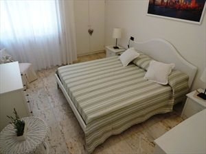 Villa Mareggiata  : спальня с двуспальной кроватью