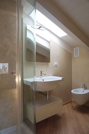 Villa Monroe : Bathroom with shower
