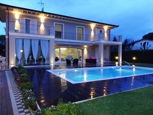 Villa Quality House : Outside view