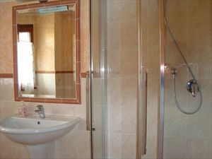 Villa Palma : Ванная комната с душем