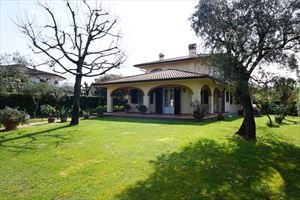 Villa Peonia : Outside view