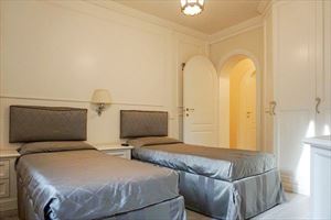 Ville Eco Del Mare : спальня с двумя кроватями