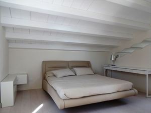 Villa Audrey : спальня с двуспальной кроватью