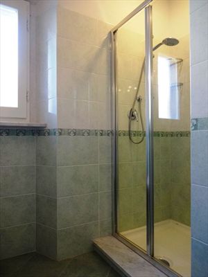 Villetta  Franco  Mare  : Bagno con doccia