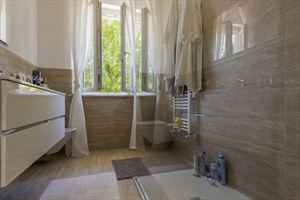 Villa Musa : Bathroom with shower