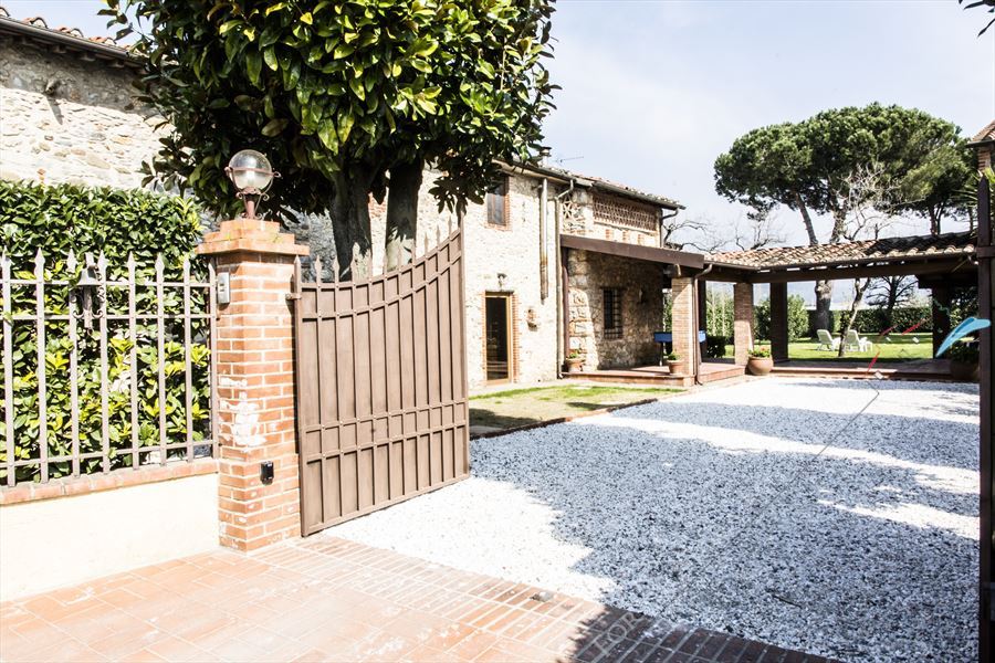 Villa Sally  detached villa to rent Camaiore