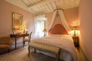 Villa La Pieve : спальня с двуспальной кроватью
