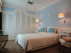 Villetta Emilia : спальня с двуспальной кроватью