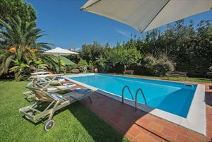 Villa con piscina Lido di Camaiore   : Outside view